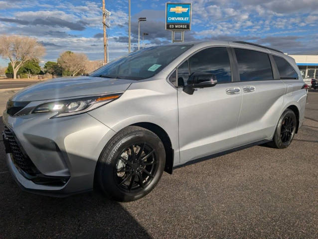 2023 Toyota Sienna XSE 25th Anniversary AWD photo