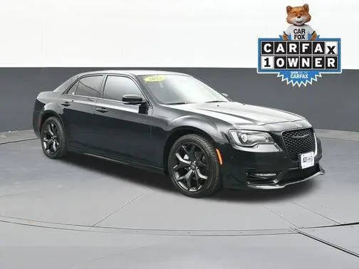 2022 Chrysler 300 Touring L RWD photo
