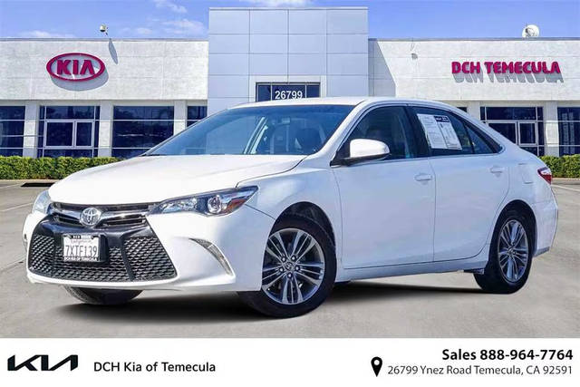 2017 Toyota Camry SE FWD photo