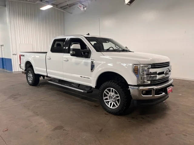 2019 Ford F-250 Super Duty LARIAT 4WD photo