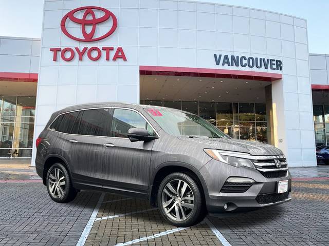 2017 Honda Pilot Touring AWD photo