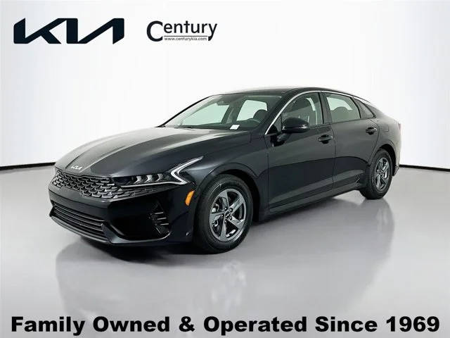 2022 Kia K5 LX FWD photo