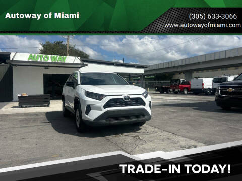 2022 Toyota RAV4 LE FWD photo