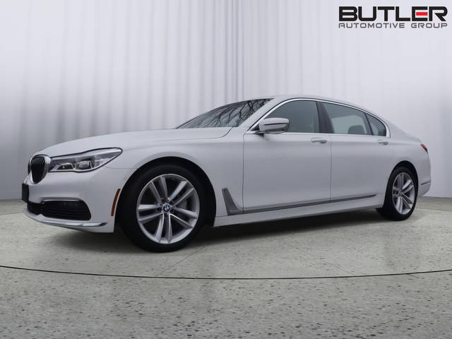2016 BMW 7 Series 750i RWD photo