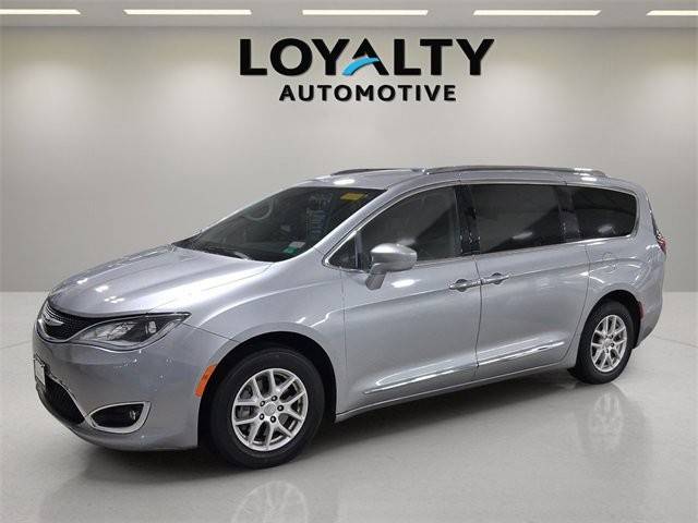 2020 Chrysler Pacifica Minivan Touring L FWD photo
