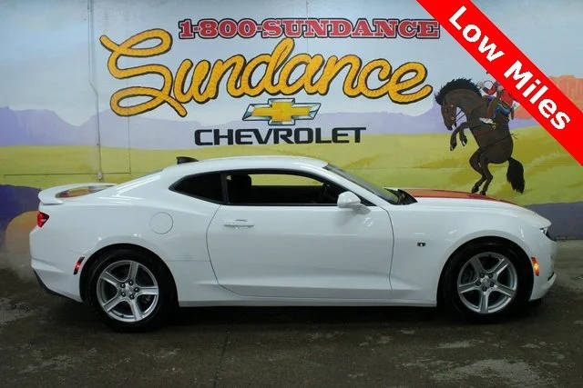 2023 Chevrolet Camaro 1LT RWD photo