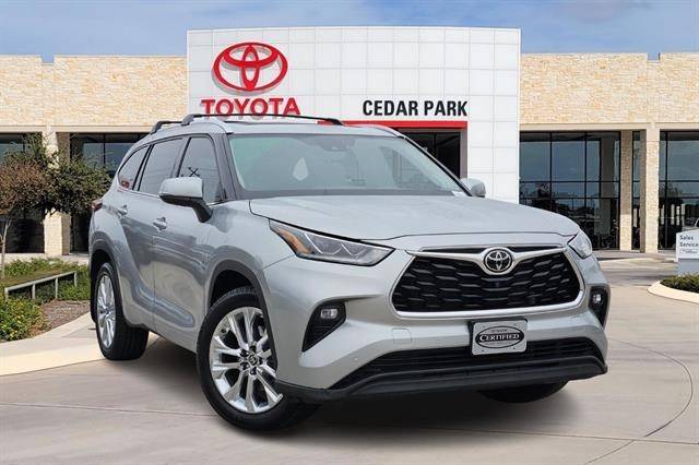 2022 Toyota Highlander Limited FWD photo