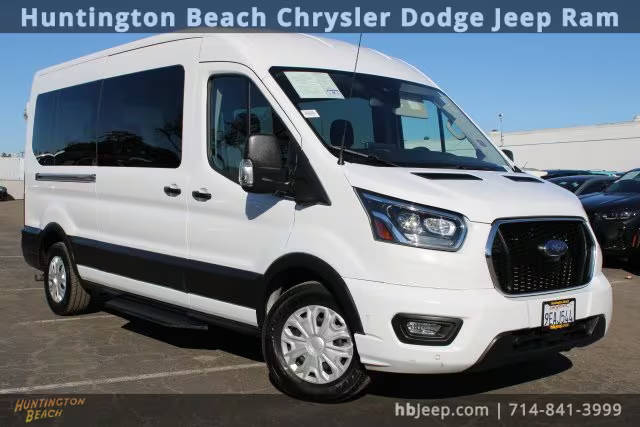 2023 Ford Transit Passenger Wagon XL RWD photo