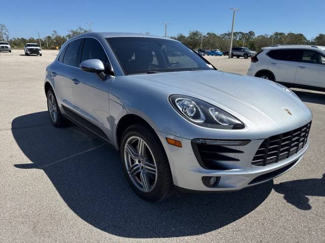 2015 Porsche Macan S AWD photo