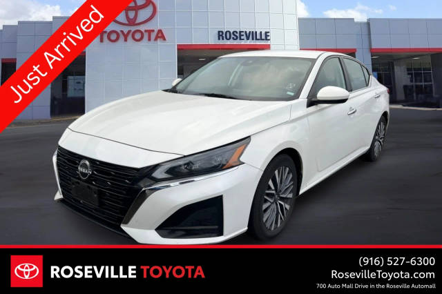 2023 Nissan Altima 2.5 SV FWD photo