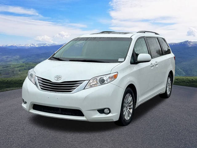 2015 Toyota Sienna XLE FWD photo