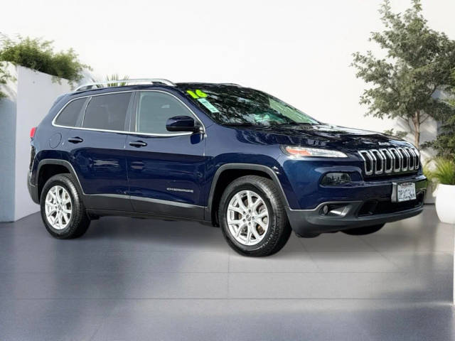 2016 Jeep Cherokee Latitude FWD photo