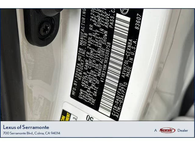 2019 Toyota Camry Hybrid LE FWD photo