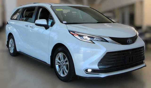 2022 Toyota Sienna Platinum AWD photo