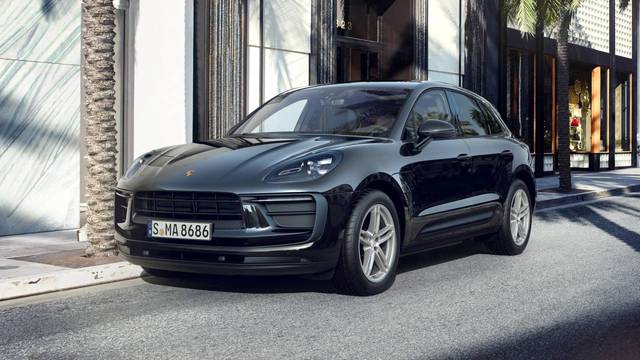 2022 Porsche Macan  AWD photo