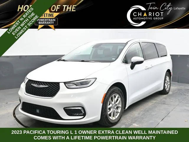 2023 Chrysler Pacifica Minivan Touring L FWD photo