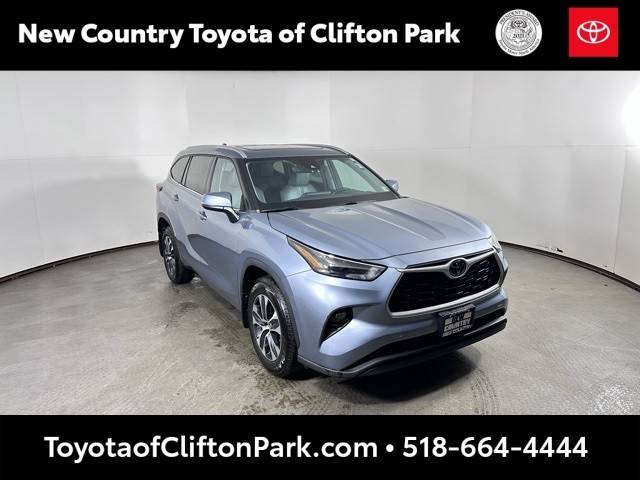 2022 Toyota Highlander XLE AWD photo