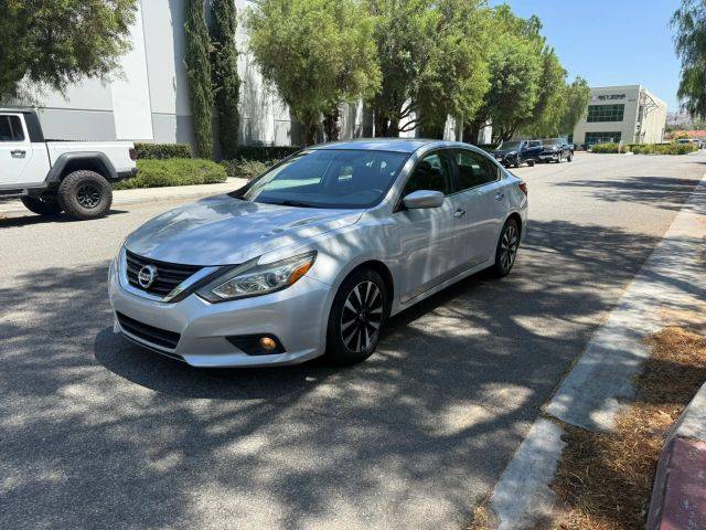 2017 Nissan Altima 2.5 SV FWD photo