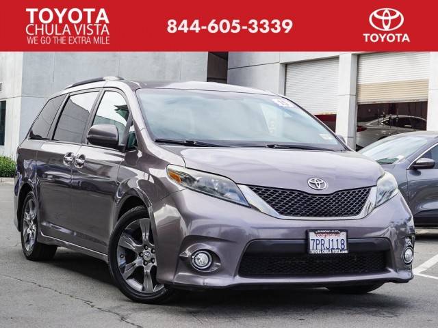 2015 Toyota Sienna SE FWD photo