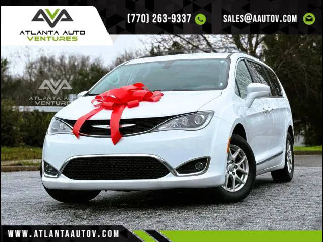 2020 Chrysler Pacifica Minivan Touring L FWD photo