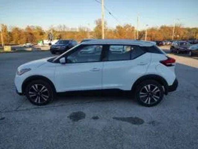 2020 Nissan Kicks SV FWD photo