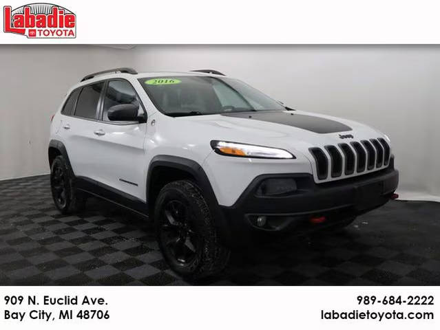 2016 Jeep Cherokee Trailhawk 4WD photo