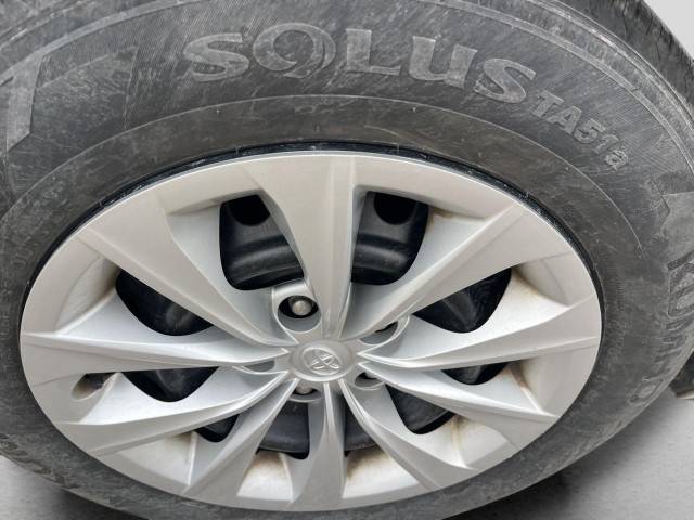 2016 Toyota Camry LE FWD photo