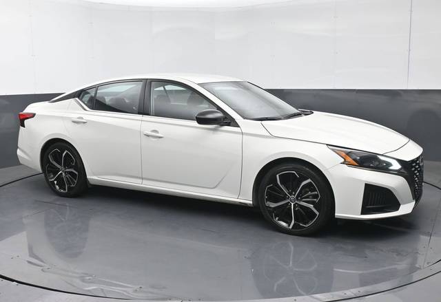 2023 Nissan Altima 2.5 SR FWD photo
