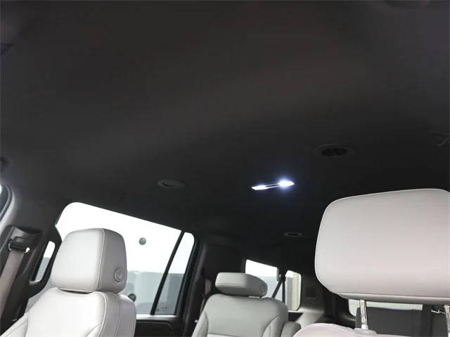 2022 Chevrolet Suburban LT RWD photo