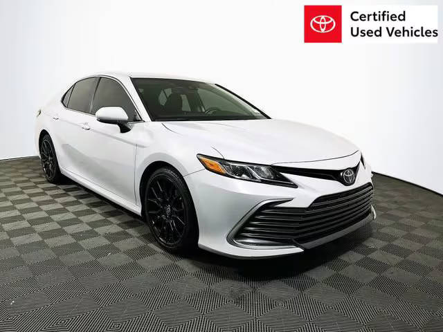 2022 Toyota Camry LE FWD photo