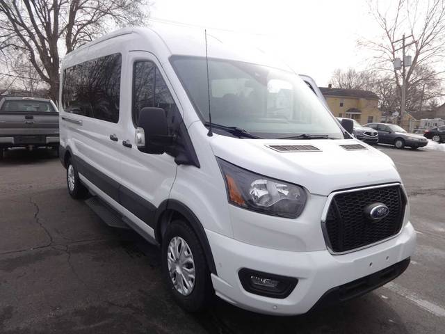 2023 Ford Transit Passenger Wagon XLT RWD photo