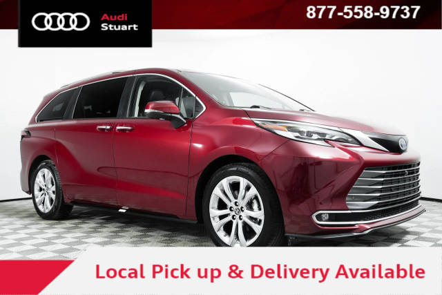 2021 Toyota Sienna Platinum FWD photo
