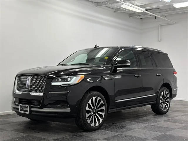 2022 Lincoln Navigator Reserve 4WD photo