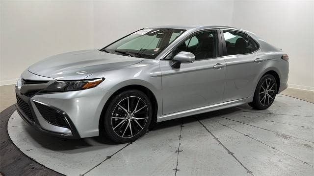 2023 Toyota Camry SE FWD photo
