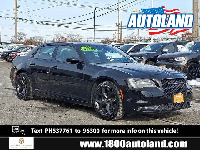 2023 Chrysler 300 300S RWD photo