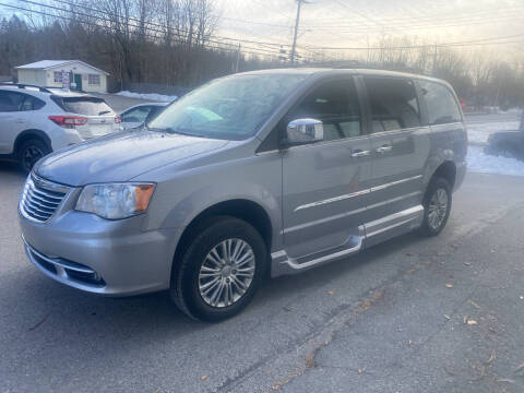 2015 Chrysler Town and Country Touring-L FWD photo