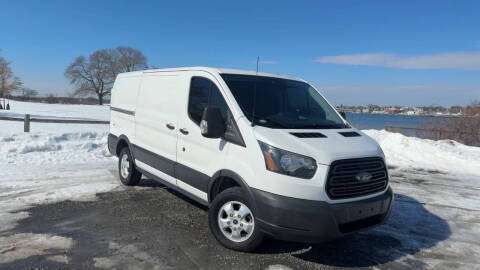 2017 Ford Transit Van  RWD photo