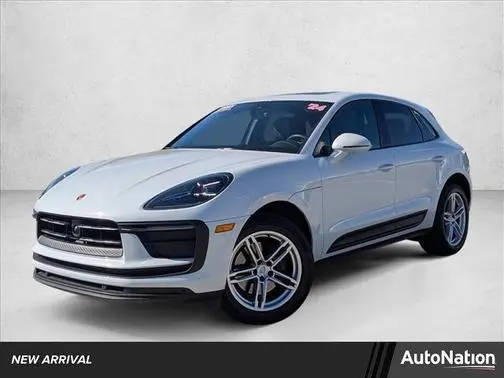 2023 Porsche Macan T AWD photo