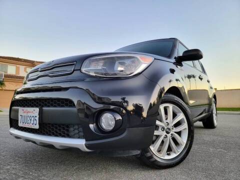 2017 Kia Soul + FWD photo
