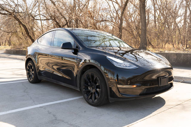 2023 Tesla Model Y Long Range AWD photo