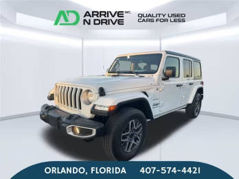 2023 Jeep Wrangler Unlimited Sahara 4WD photo