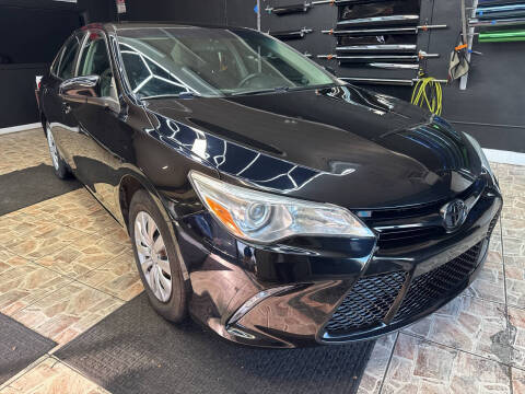 2016 Toyota Camry LE FWD photo