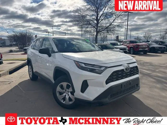 2023 Toyota RAV4 LE AWD photo