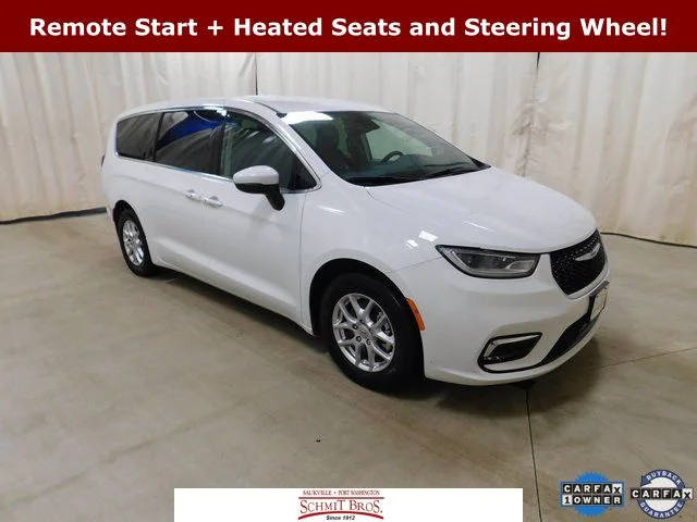 2023 Chrysler Pacifica Minivan Touring L FWD photo