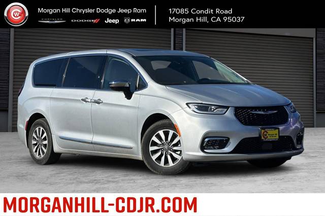 2023 Chrysler Pacifica Minivan Hybrid Limited FWD photo