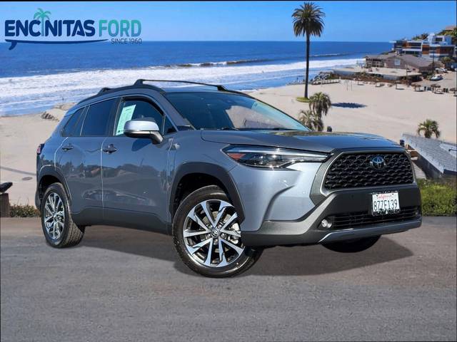 2022 Toyota Corolla Cross XLE AWD photo