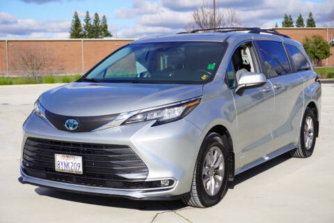 2021 Toyota Sienna XLE FWD photo