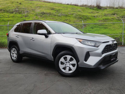 2019 Toyota RAV4 LE AWD photo