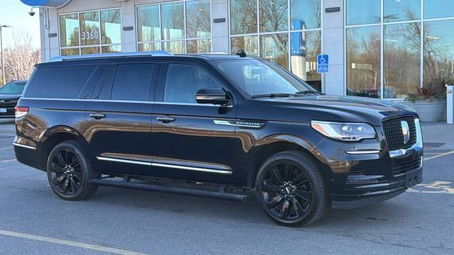 2022 Lincoln Navigator L Reserve 4WD photo