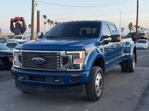 2022 Ford F-450 Super Duty Platinum 4WD photo